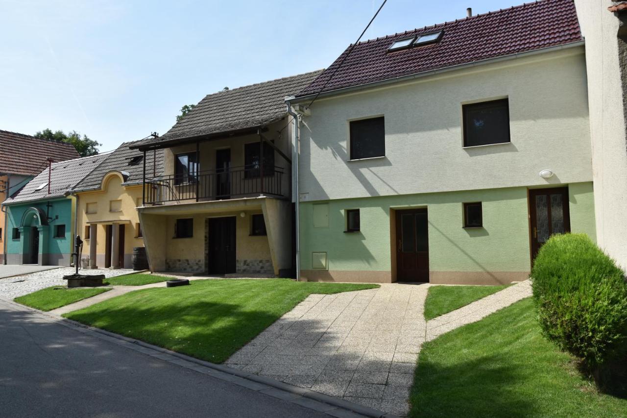 Za Kaplicku Guest House Hovorany Ngoại thất bức ảnh